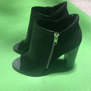 Charles boots size 5, never worn